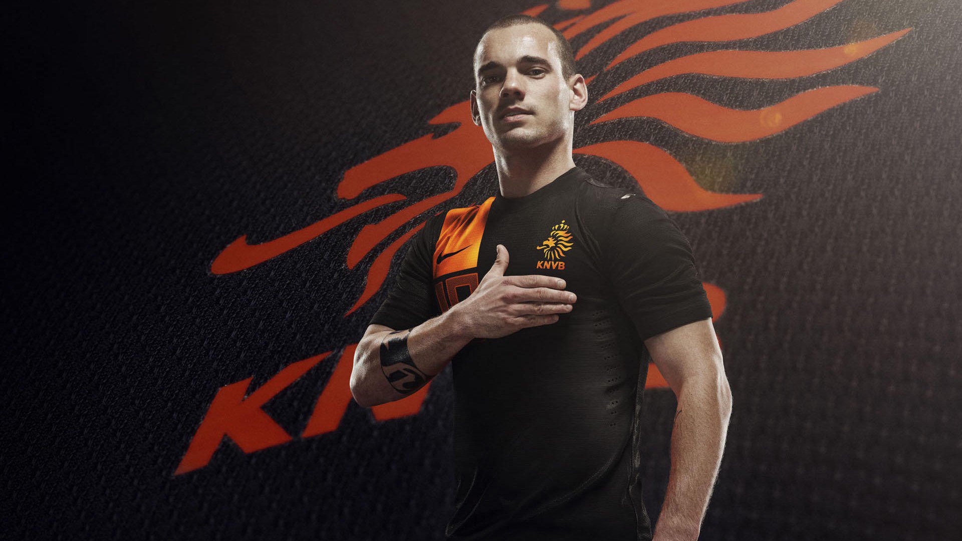 李恩:全黑队中场的“无声指挥官”,默默撑起全队攻防转换